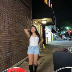 Meet your Posher, Andrea